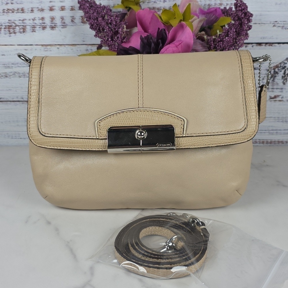 COACH KRISTIN SHOULDER BAG BEIGE CREAM CROSSBODY SMALL PURSE GUC